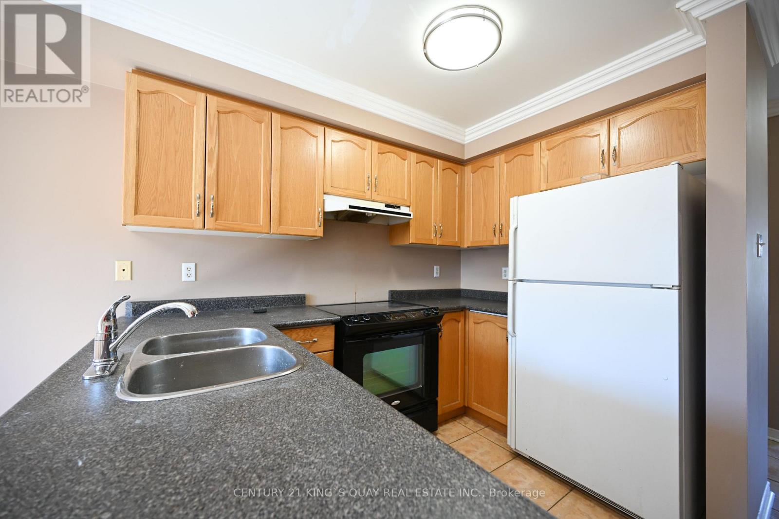 118 Mugford Road, Aurora, Ontario  L4G 7J8 - Photo 4 - N12967790