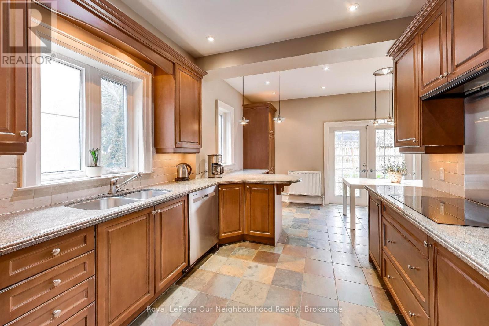 166 Lytton Boulevard, Toronto, Ontario  M4R 1L4 - Photo 13 - C12974190