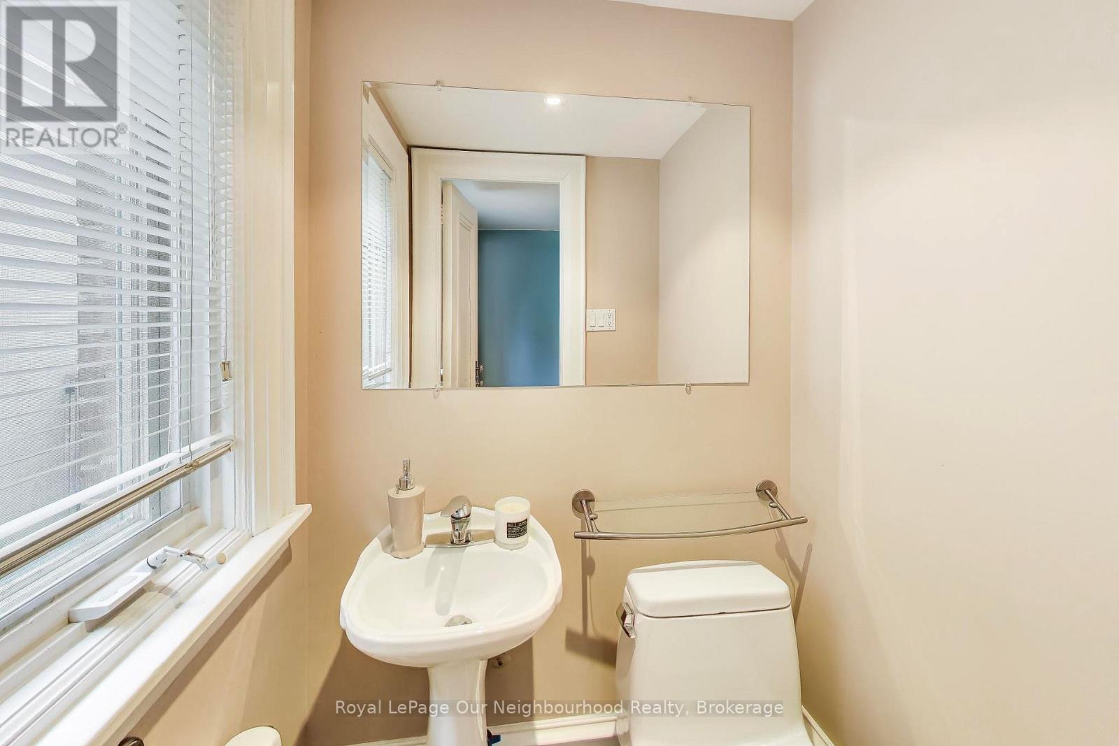 166 Lytton Boulevard, Toronto, Ontario  M4R 1L4 - Photo 17 - C12974190