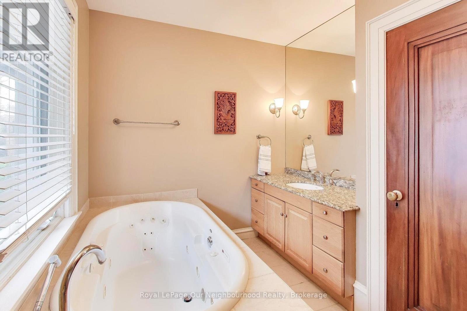 166 Lytton Boulevard, Toronto, Ontario  M4R 1L4 - Photo 24 - C12974190