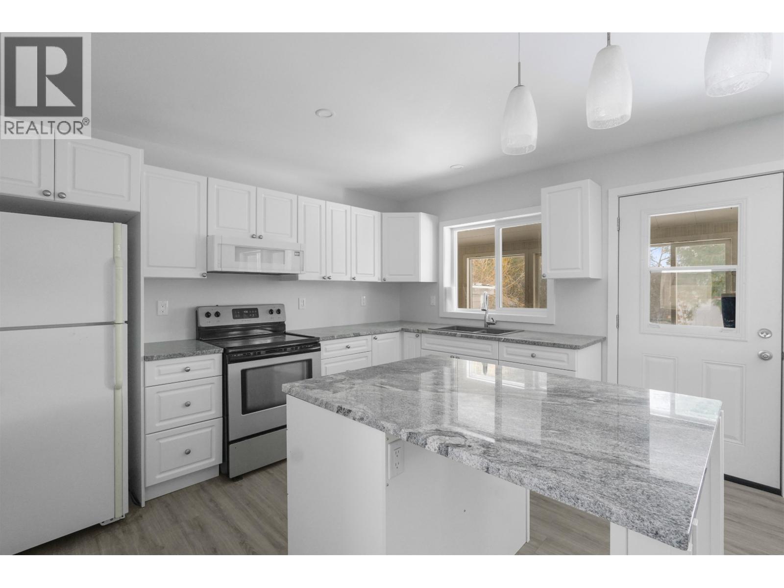 15 Gannet Crescent, Kitimat, British Columbia  V8C 1P4 - Photo 5 - R3108974