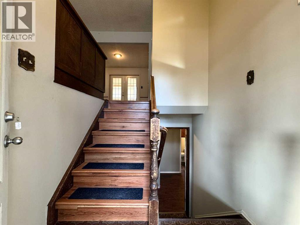 1251 St Catherine Road N, Lethbridge, Alberta  T1H 4E9 - Photo 4 - A2289681