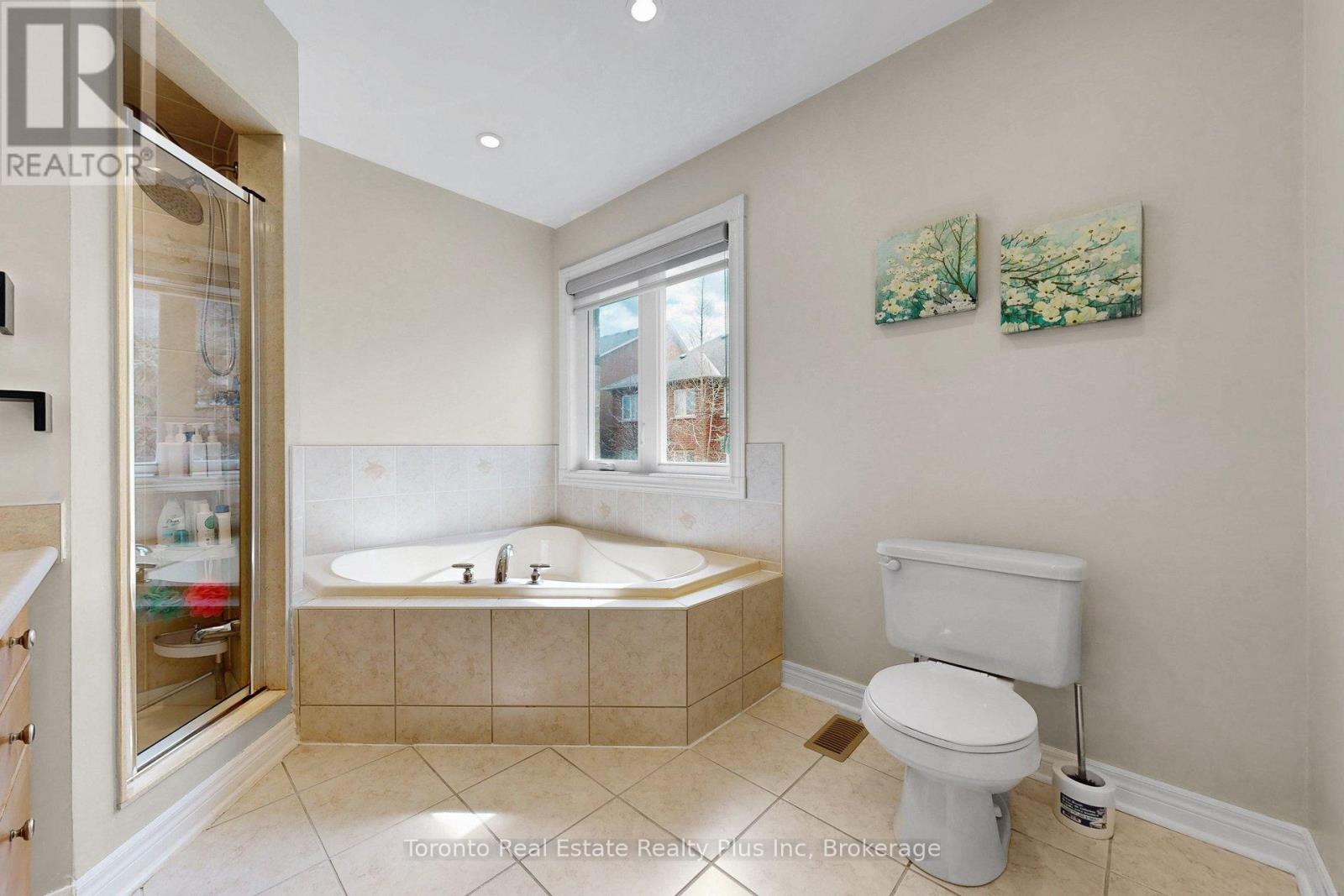 14 Riel Drive, Richmond Hill, Ontario  L4E 4W4 - Photo 15 - N12940648