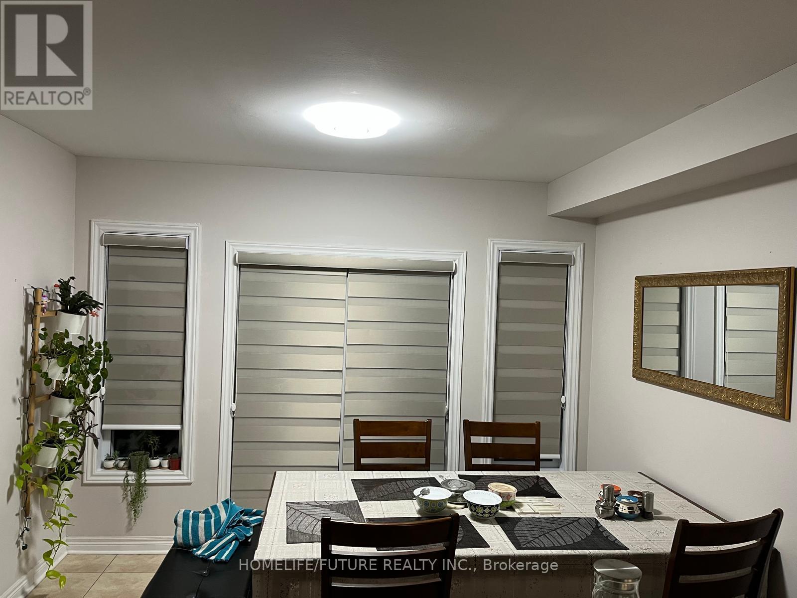 28 Puttingedge Drive, Whitby, Ontario  L1R 0H7 - Photo 4 - E12974174