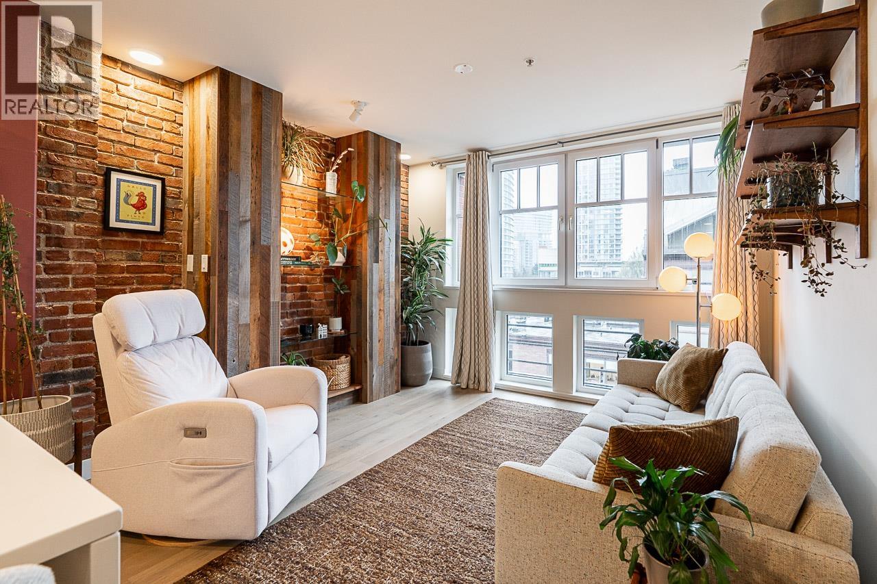 406 1072 Hamilton Street, Vancouver, British Columbia  V6B 2R9 - Photo 2 - R3109016