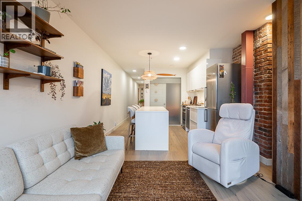 406 1072 Hamilton Street, Vancouver, British Columbia  V6B 2R9 - Photo 3 - R3109016