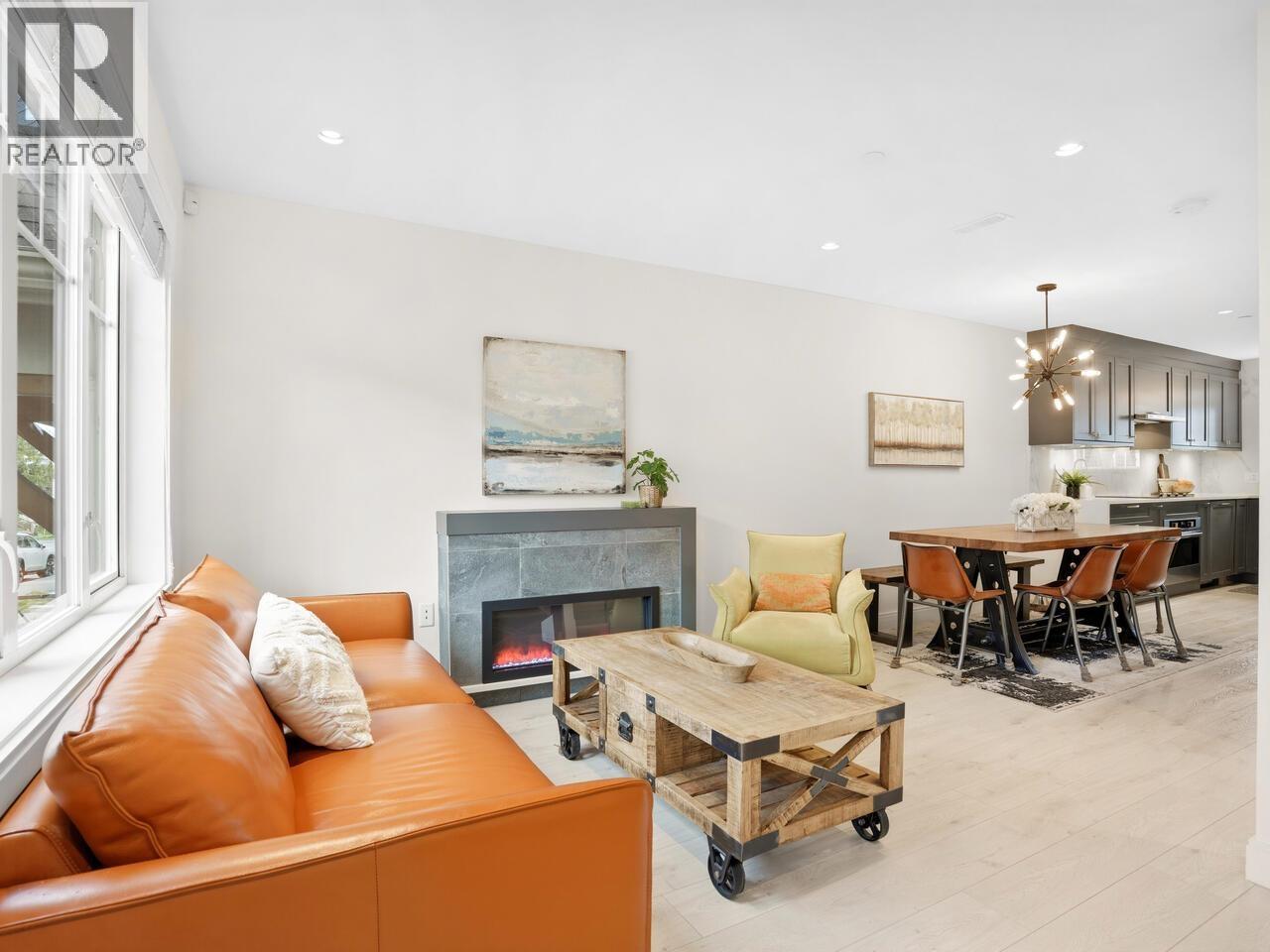 2468 St. Catherines Street, Vancouver, British Columbia  V5T 0H4 - Photo 2 - R3109026