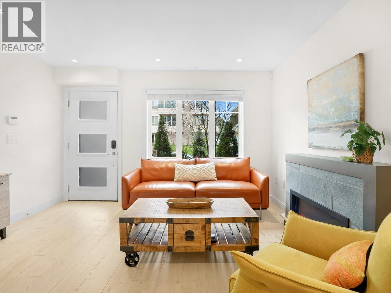 2468 St. Catherines Street, Vancouver, British Columbia  V5T 0H4 - Photo 3 - R3109026