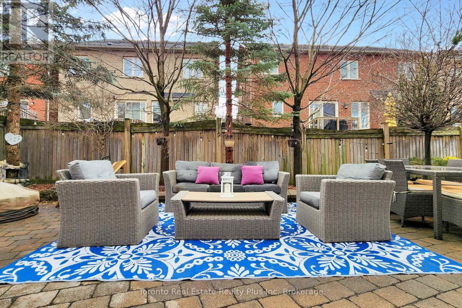 14 Riel Drive, Richmond Hill, Ontario  L4E 4W4 - Photo 6 - N12940648