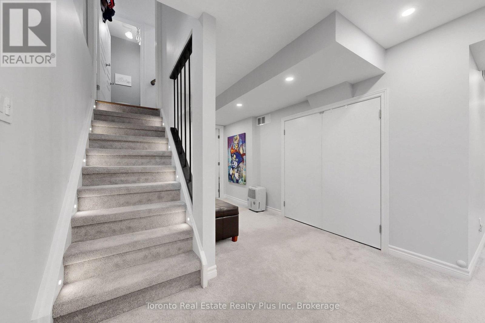 14 Riel Drive, Richmond Hill, Ontario  L4E 4W4 - Photo 13 - N12940648