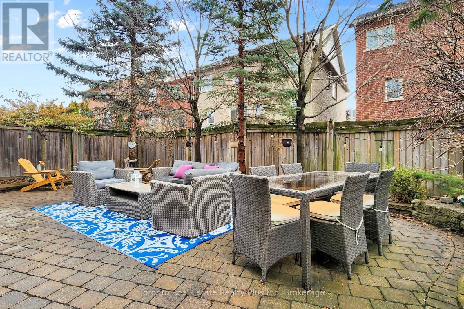 14 Riel Drive, Richmond Hill, Ontario  L4E 4W4 - Photo 5 - N12940648