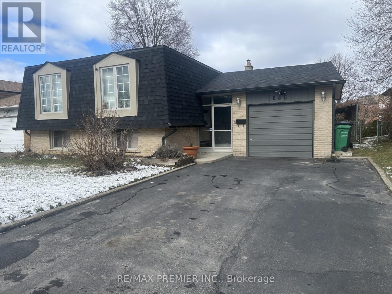 235 LOUIS DRIVE, Mississauga, Ontario