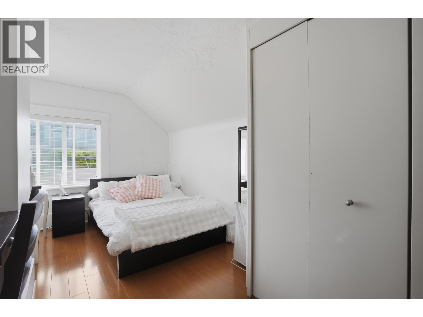 3348-3350 W 3rd Avenue, Vancouver, British Columbia  V6R 1L4 - Photo 11 - R3109006