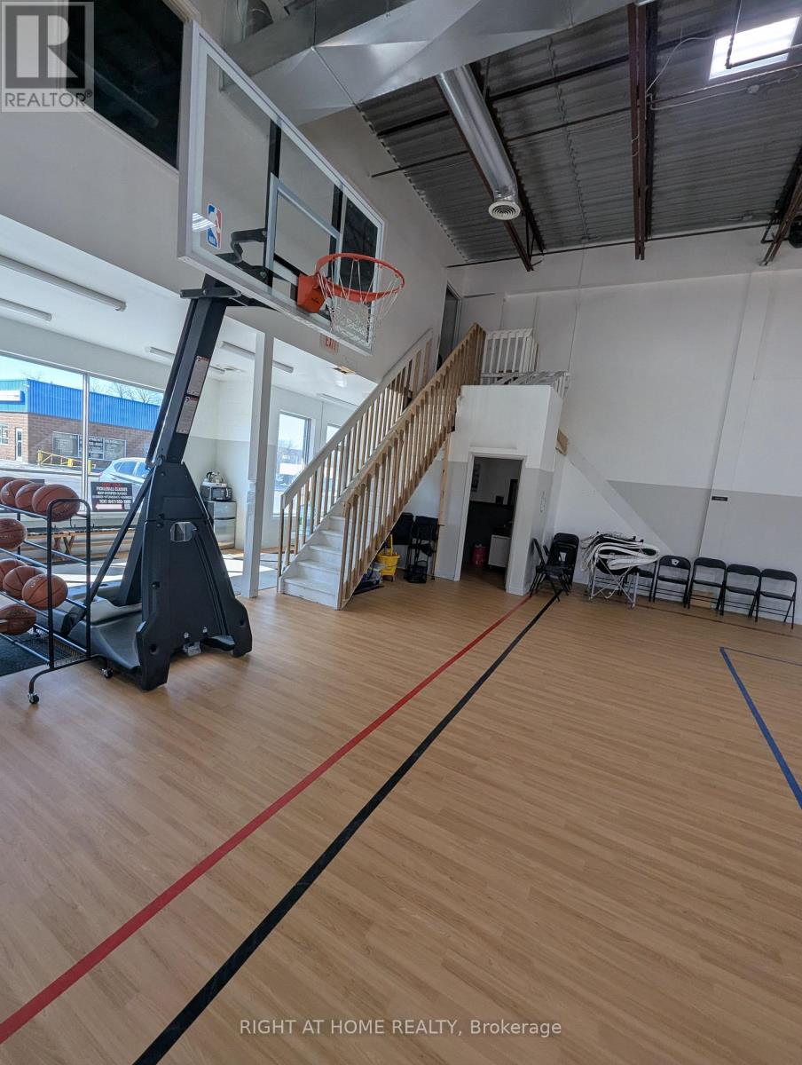 6 - 611 Steven Court, Newmarket, Ontario  L3Y 6Z3 - Photo 4 - N12974178