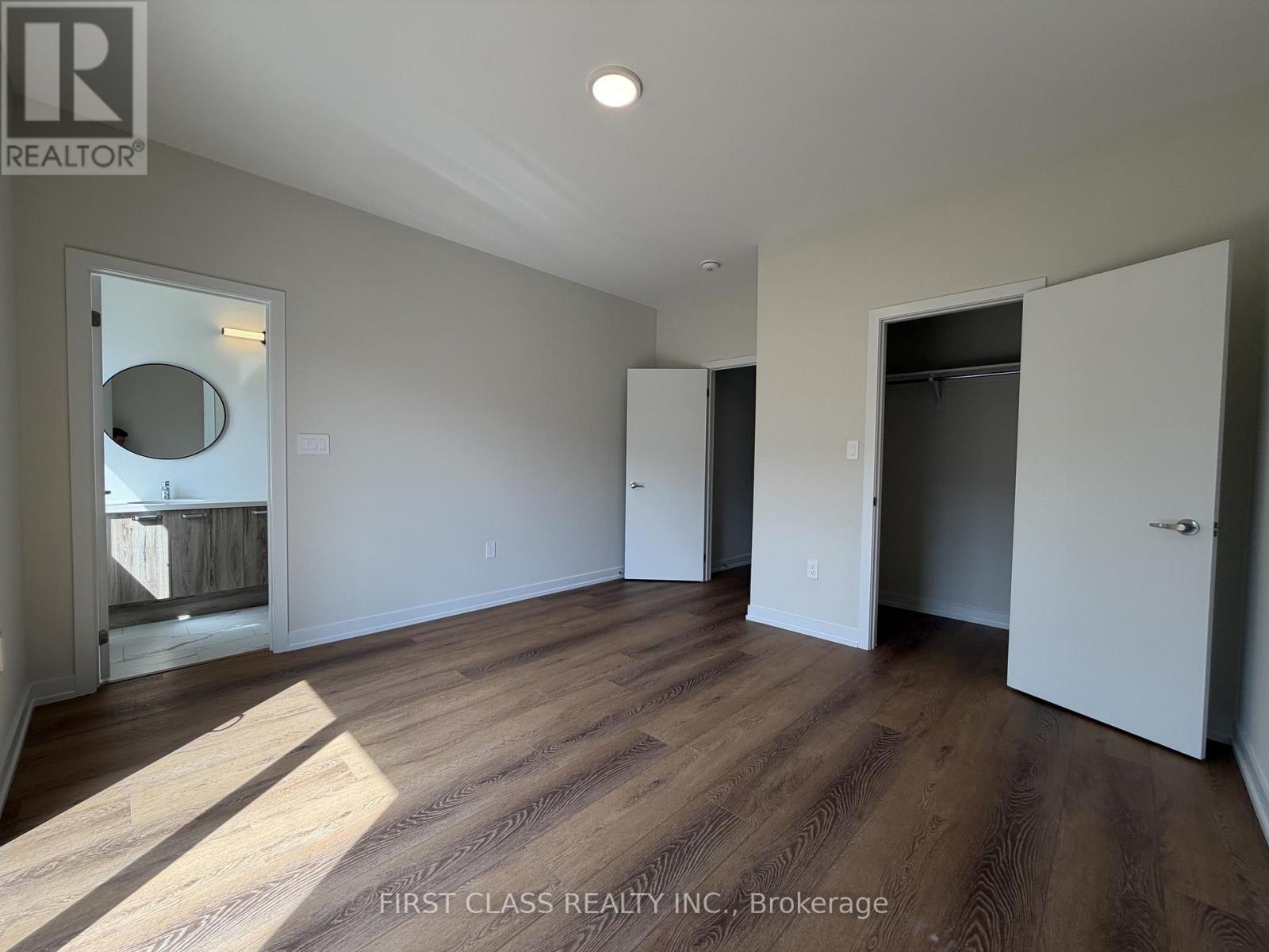 24 Bullata Lane, Richmond Hill, Ontario  L4B 0A7 - Photo 5 - N12974216