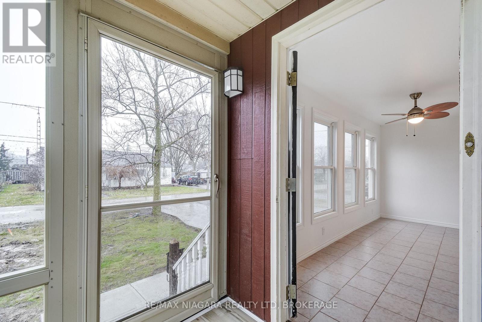 71 Joseph Street, Fort Erie, Ontario  L2A 5J6 - Photo 8 - X12971588