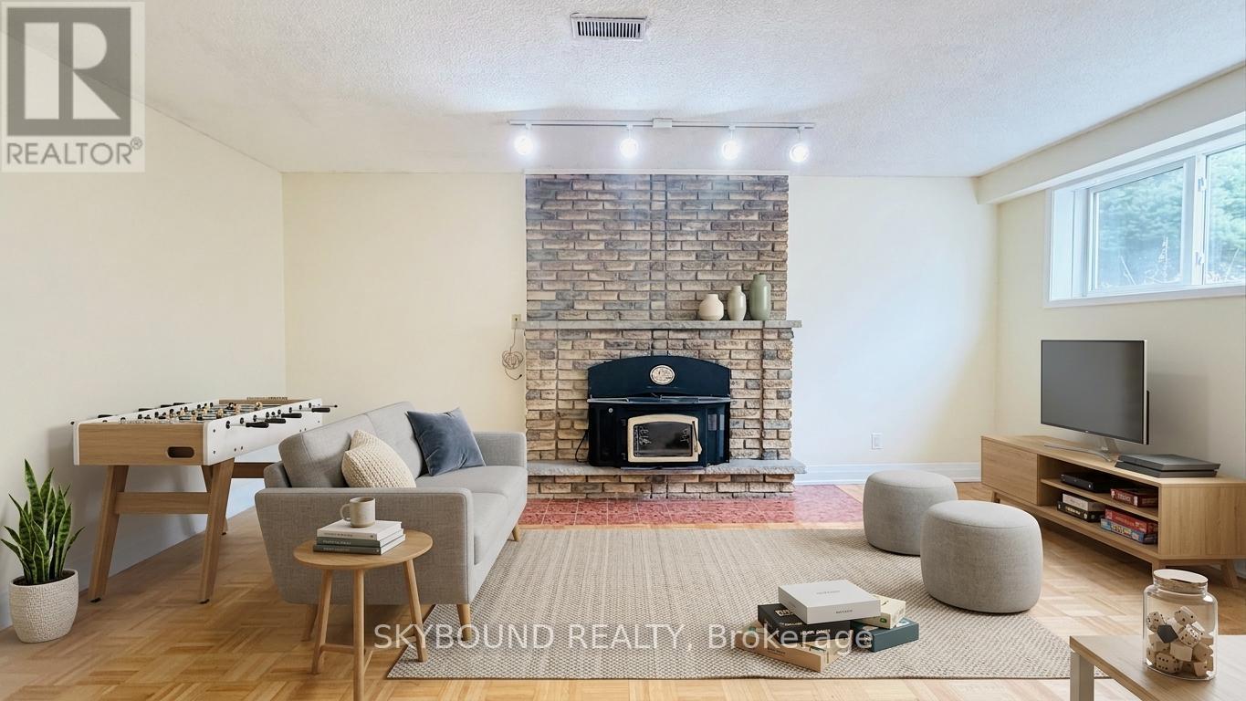 1298 Forest Hill, Oakville, Ontario  L6H 2S4 - Photo 16 - W12974184