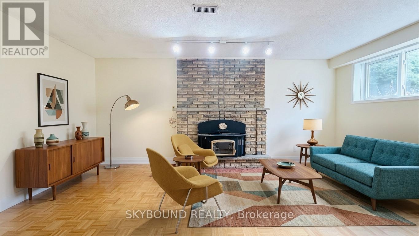 1298 Forest Hill, Oakville, Ontario  L6H 2S4 - Photo 32 - W12974184