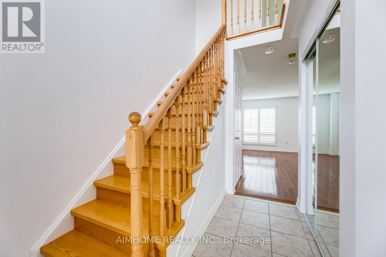 340 Kittridge Road, Oakville, Ontario  L6H 7K6 - Photo 10 - W12974202