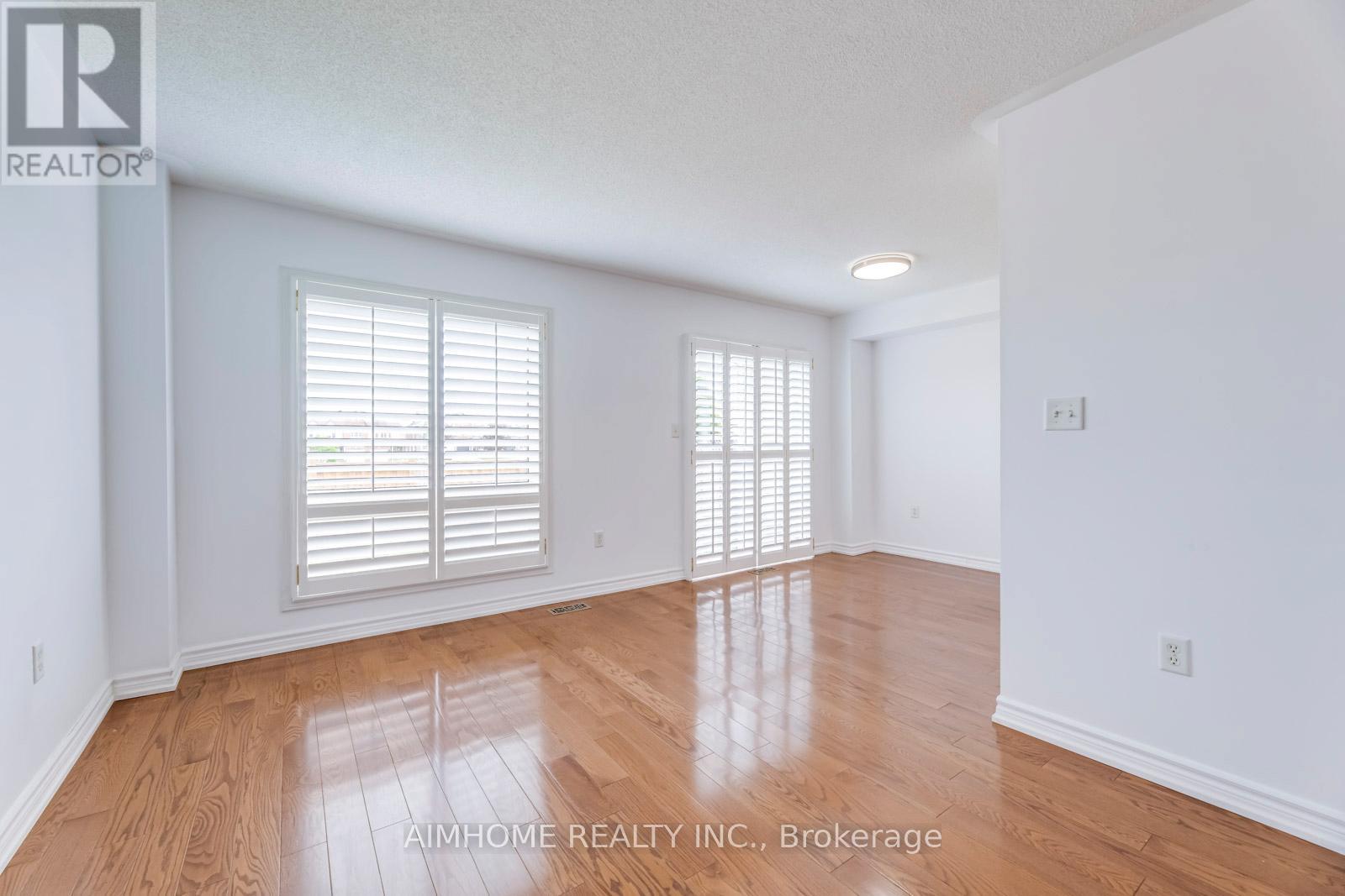 340 Kittridge Road, Oakville, Ontario  L6H 7K6 - Photo 12 - W12974202