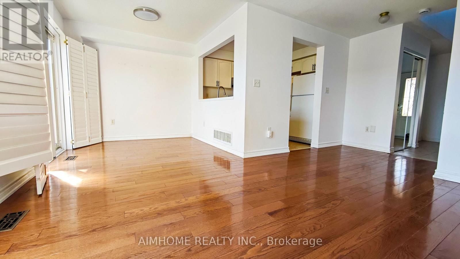 340 Kittridge Road, Oakville, Ontario  L6H 7K6 - Photo 2 - W12974202