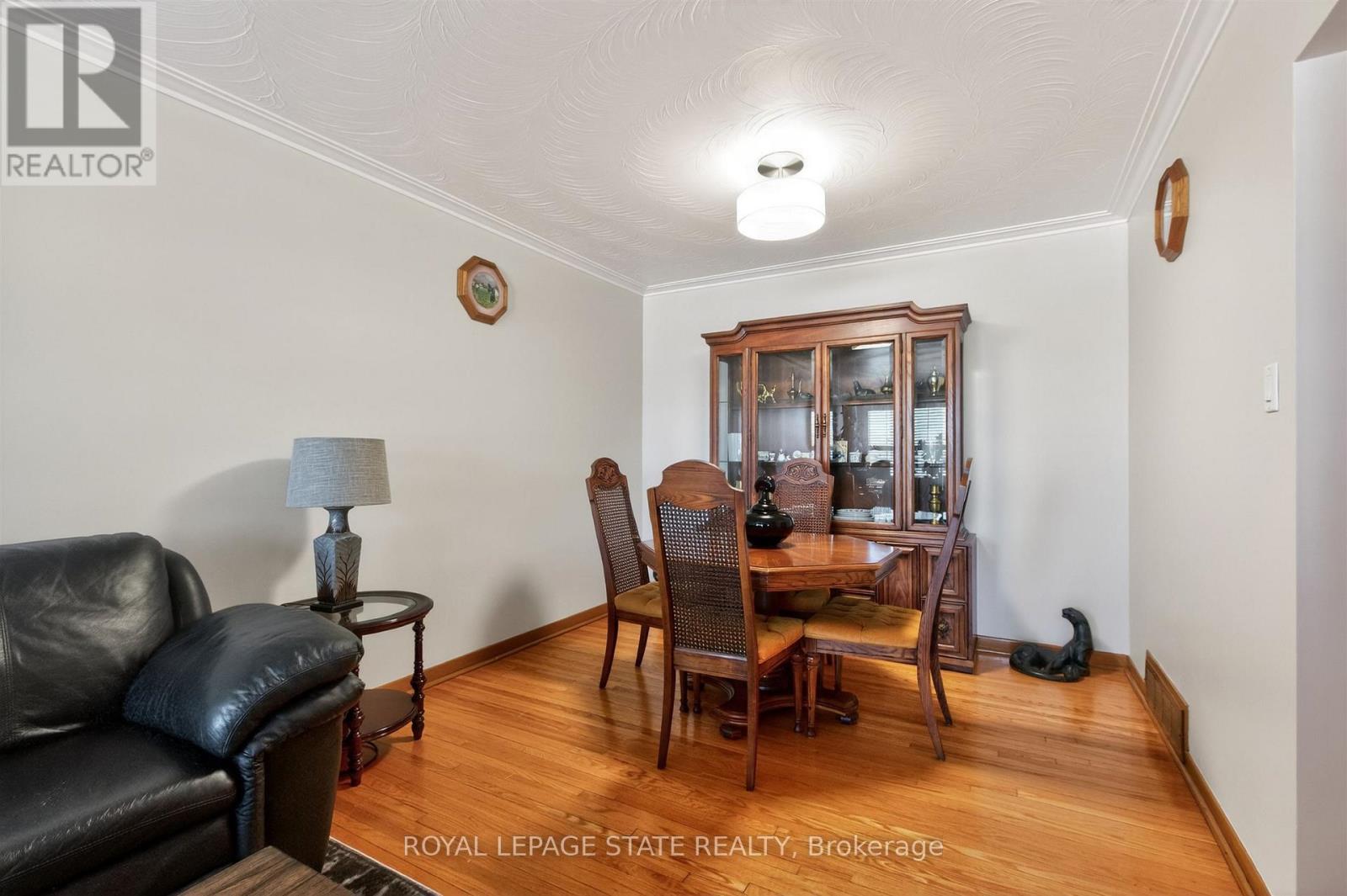 57 Starview Drive, Toronto, Ontario  M9M 1K7 - Photo 11 - W12974210