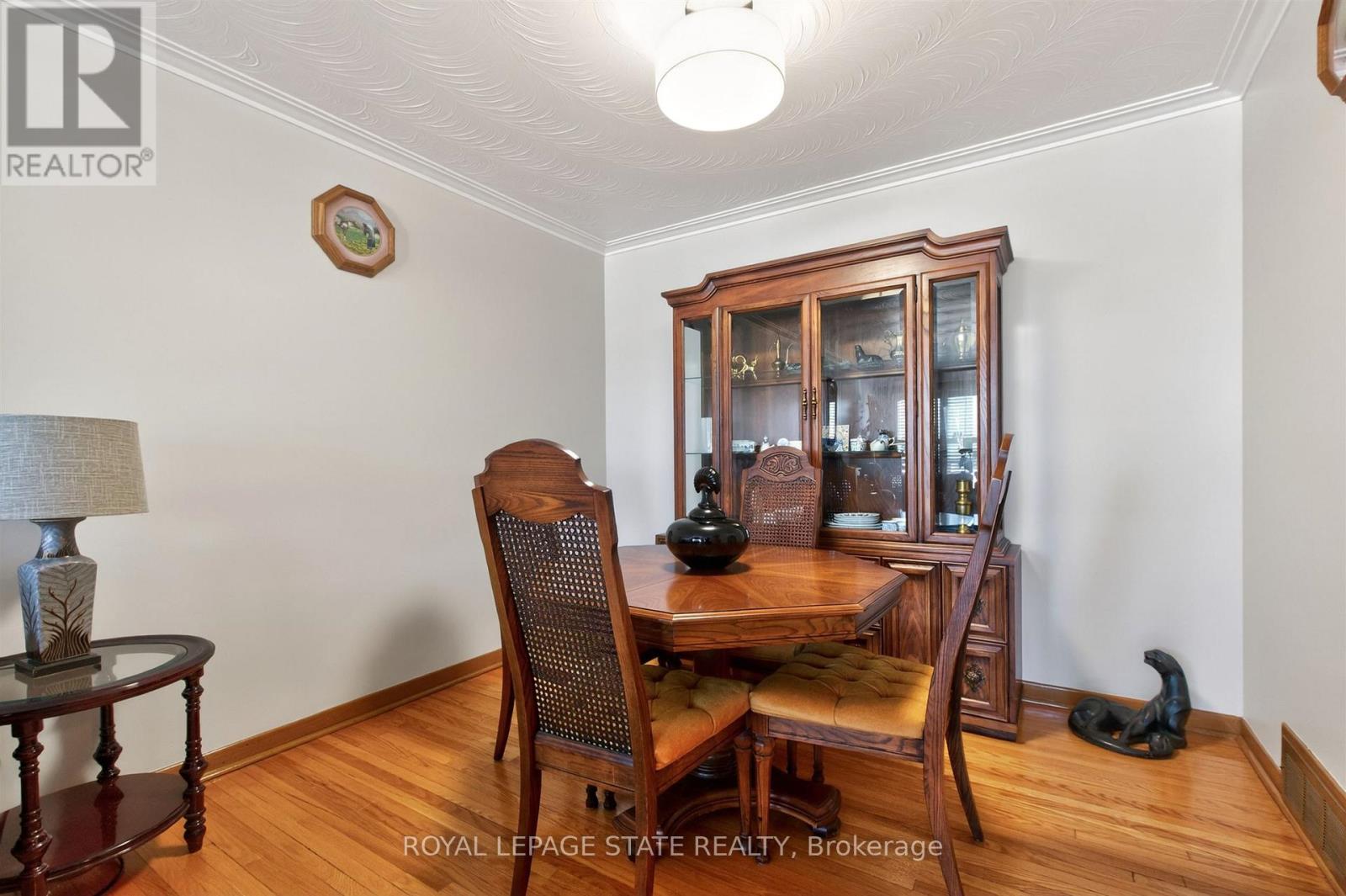 57 Starview Drive, Toronto, Ontario  M9M 1K7 - Photo 12 - W12974210