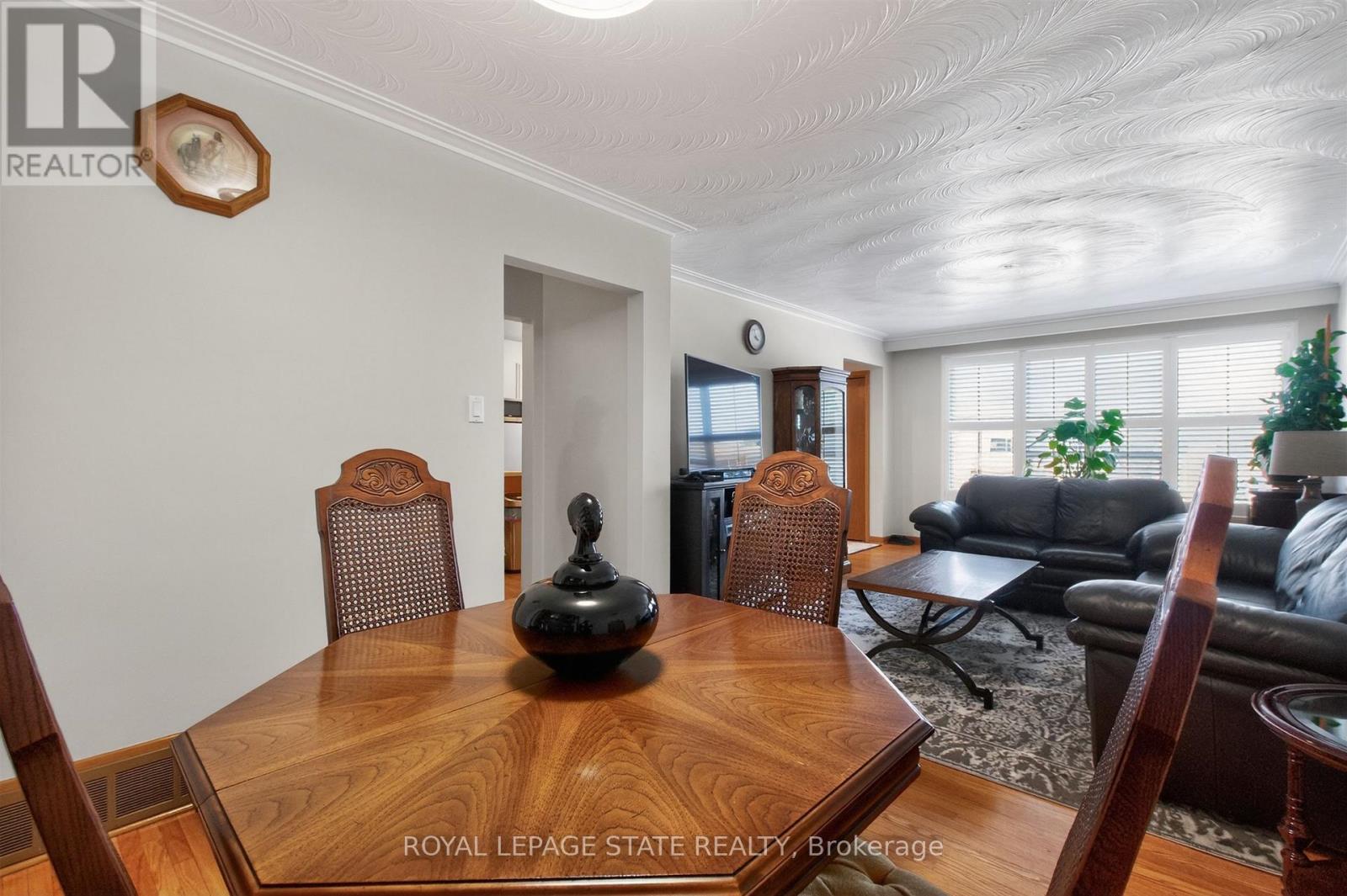 57 Starview Drive, Toronto, Ontario  M9M 1K7 - Photo 13 - W12974210