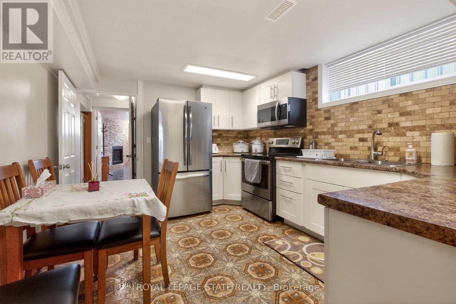 57 Starview Drive, Toronto, Ontario  M9M 1K7 - Photo 30 - W12974210