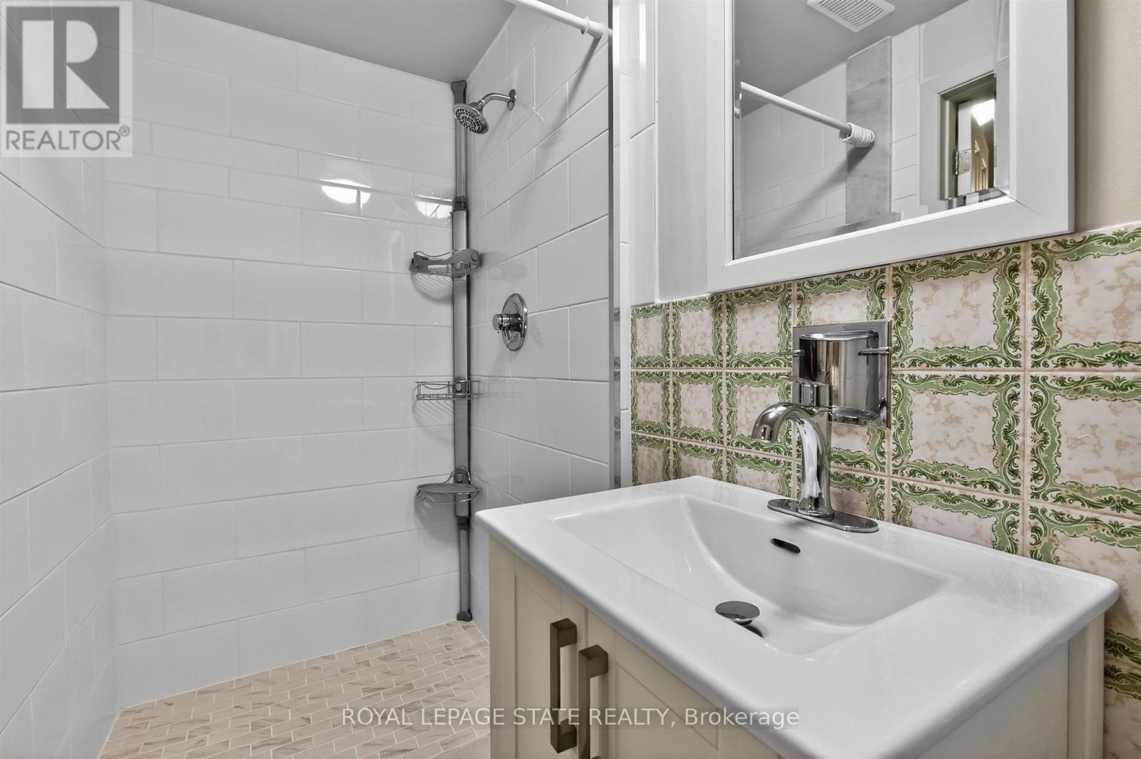 57 Starview Drive, Toronto, Ontario  M9M 1K7 - Photo 33 - W12974210