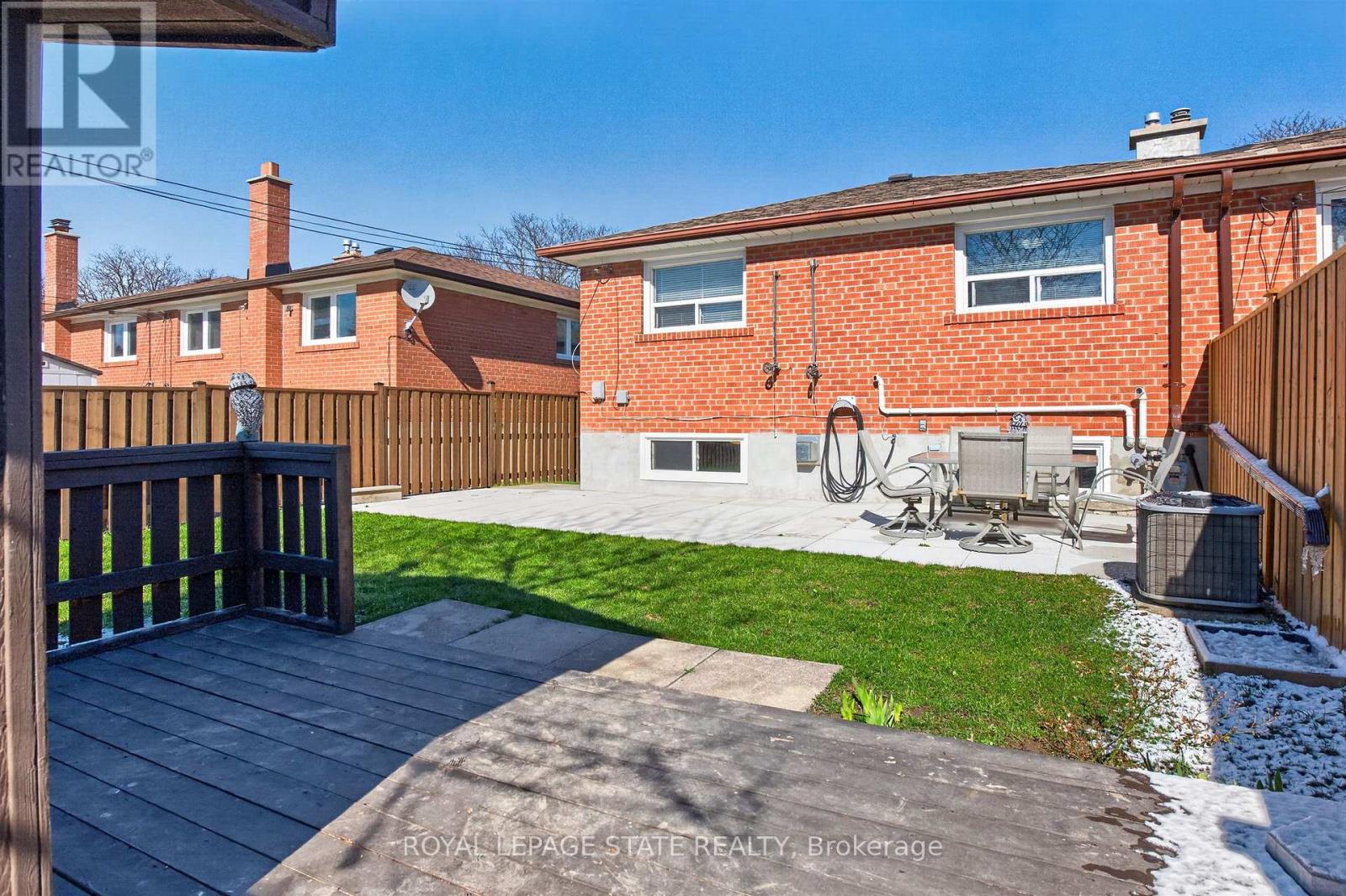 57 Starview Drive, Toronto, Ontario  M9M 1K7 - Photo 40 - W12974210