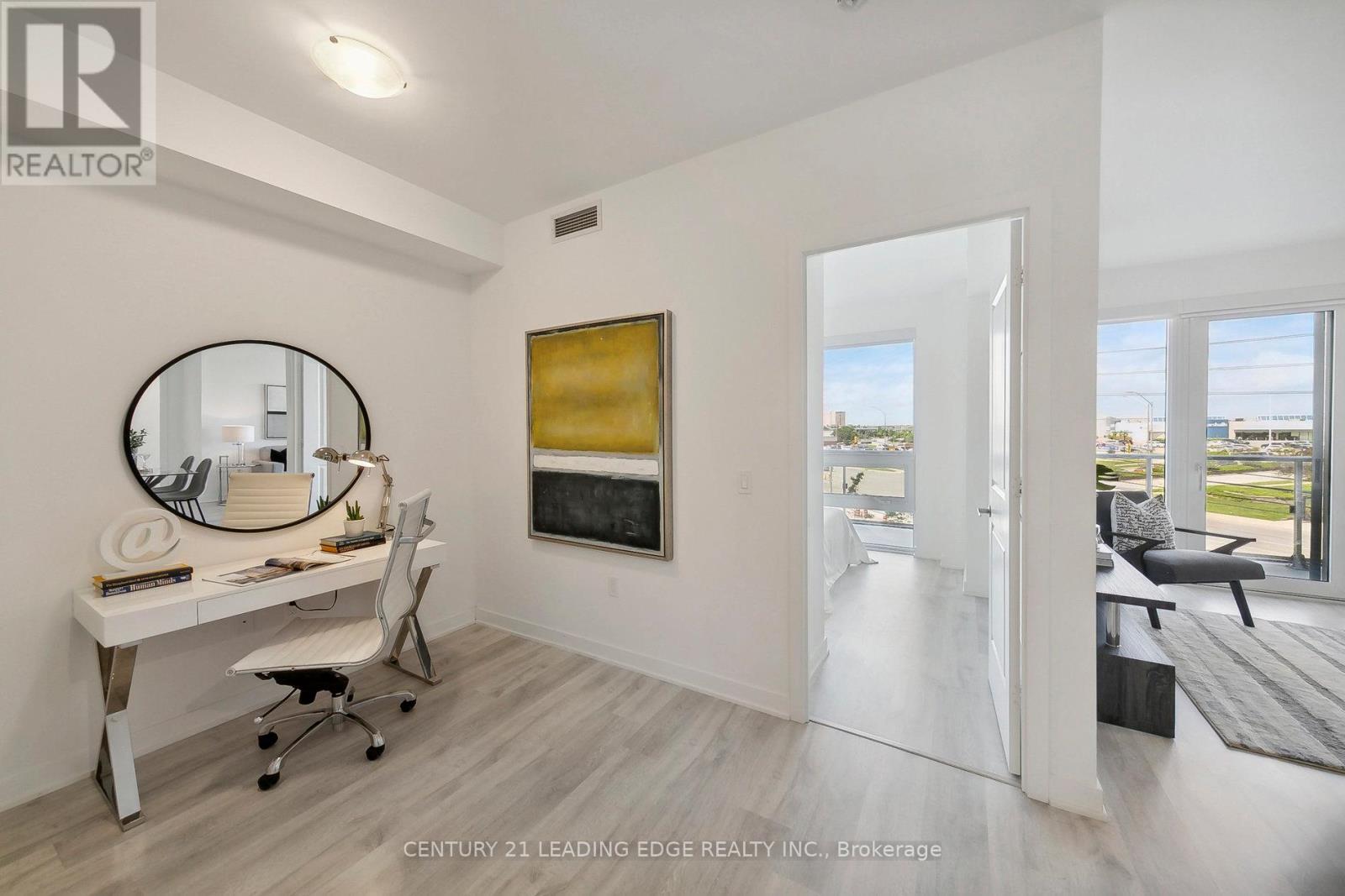 302 - 4655 Metcalfe Avenue, Mississauga, Ontario  L5M 0Z7 - Photo 4 - W12974218