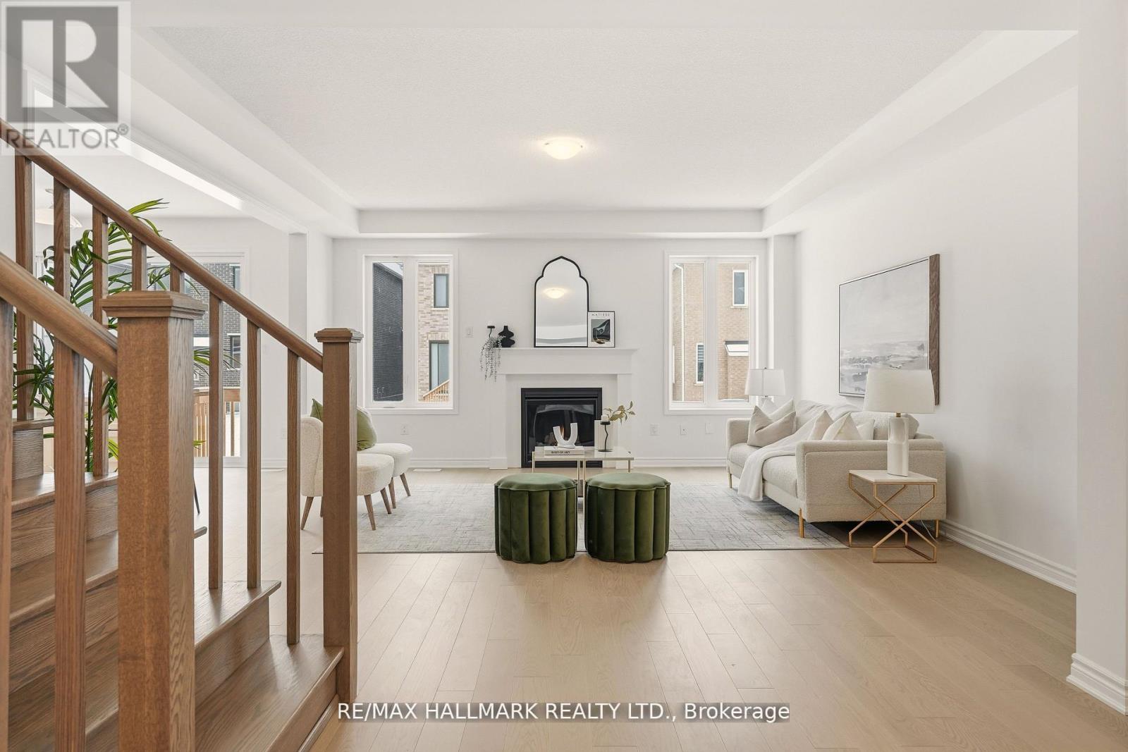 618 Newlove Street, Innisfil, Ontario  L9S 0S2 - Photo 9 - N12973132