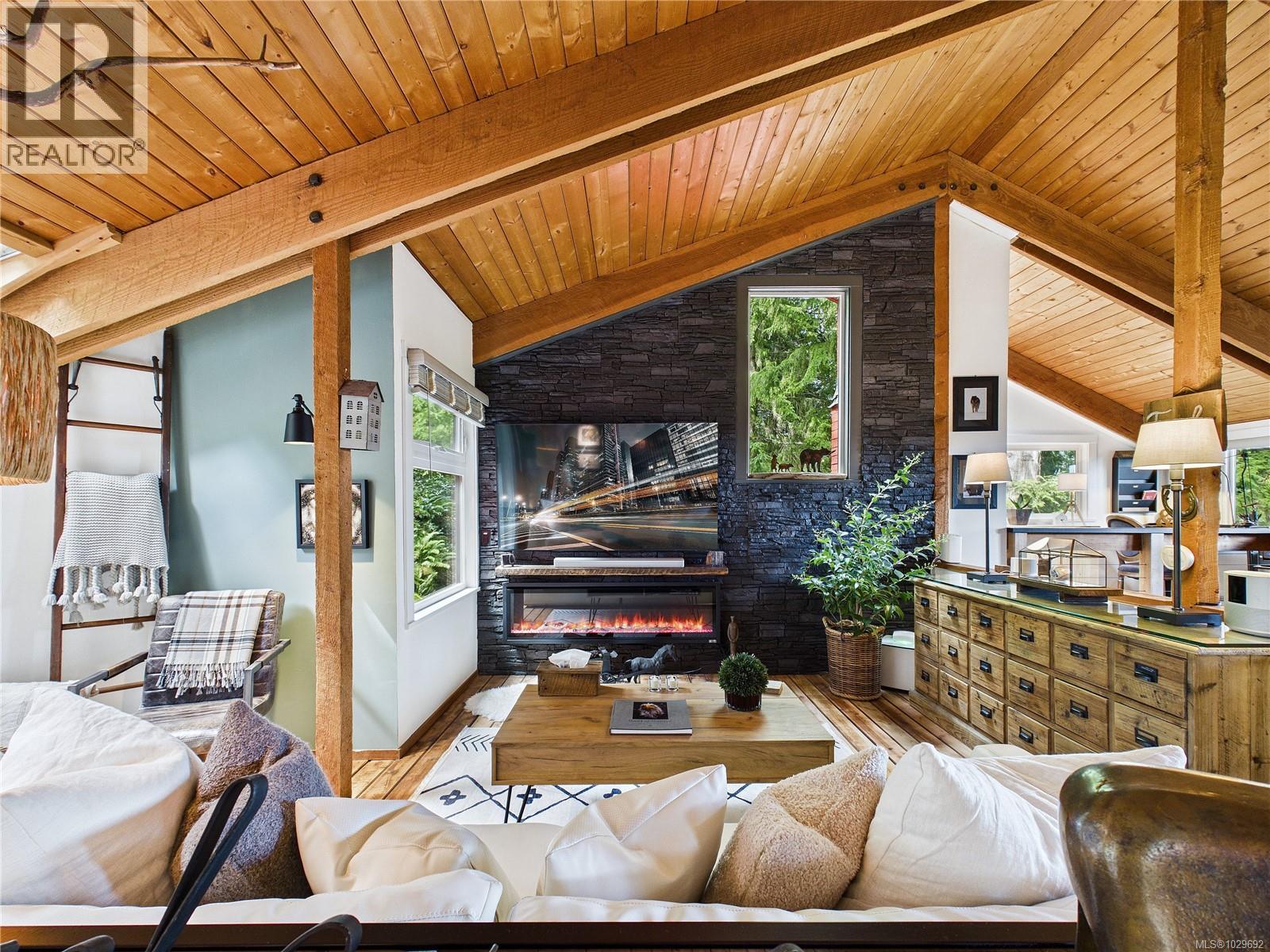 182 Devine Dr, Salt Spring, British Columbia