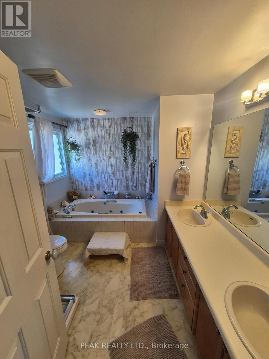 59 Matthew Street, Kitchener, Ontario  N2B 3B2 - Photo 7 - X12974198