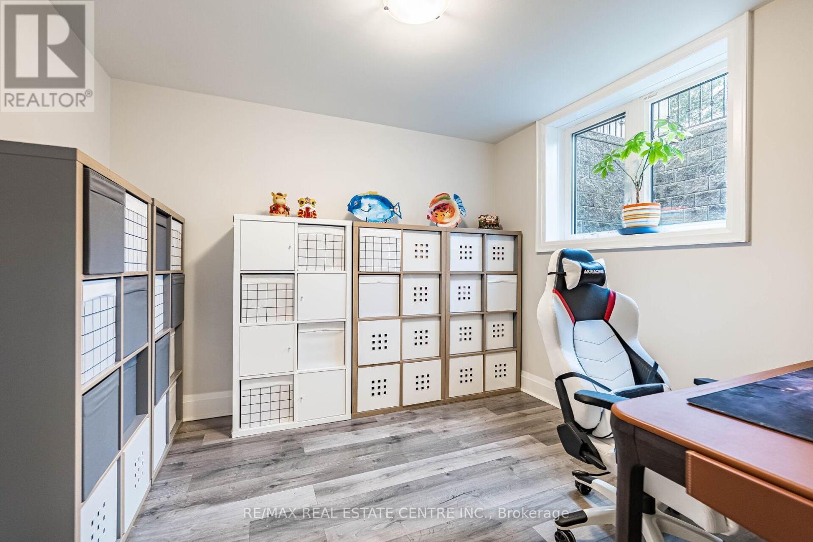 105 Eaglewood Boulevard, Mississauga, Ontario  L5G 1V8 - Photo 26 - W12971498