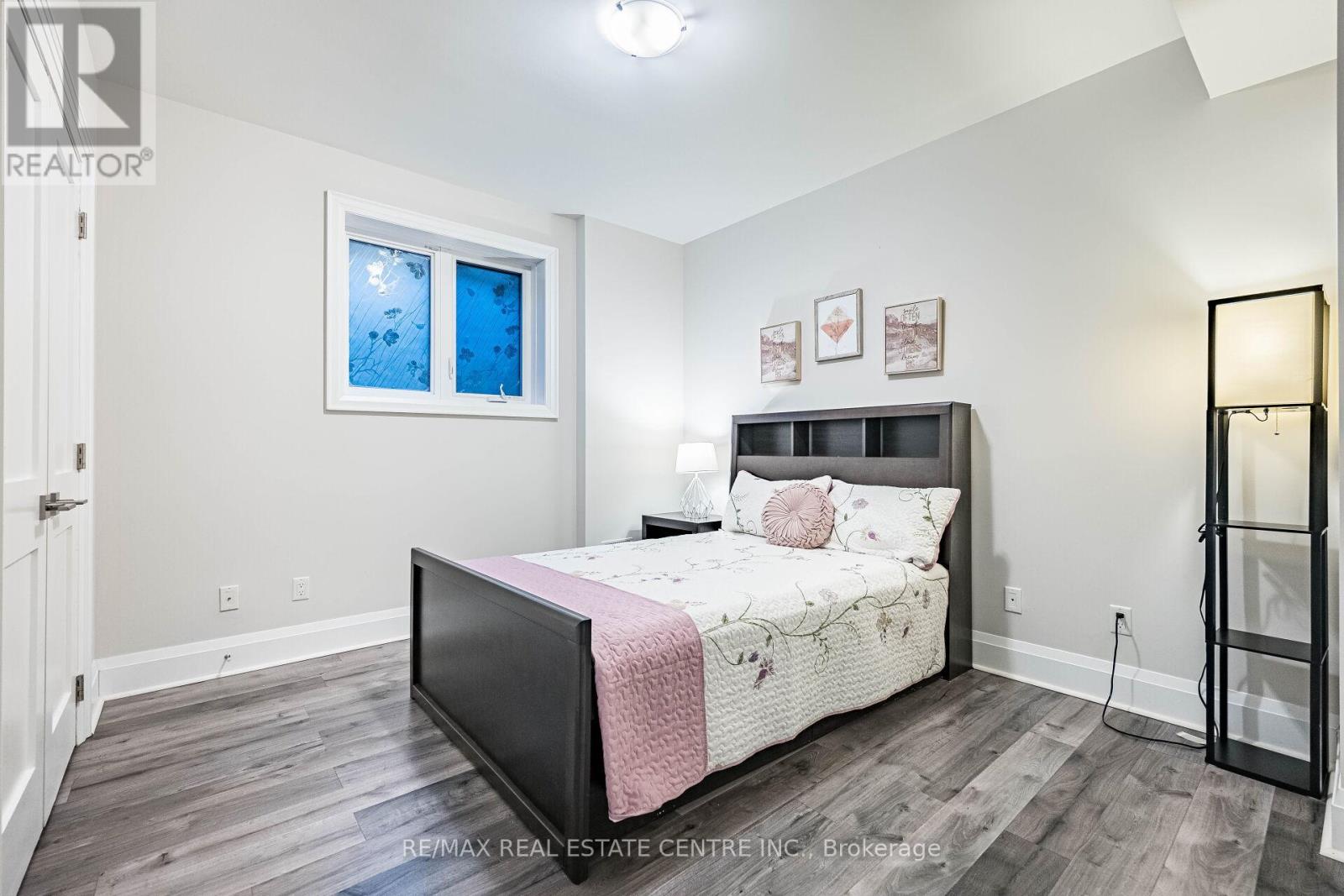 105 Eaglewood Boulevard, Mississauga, Ontario  L5G 1V8 - Photo 27 - W12971498