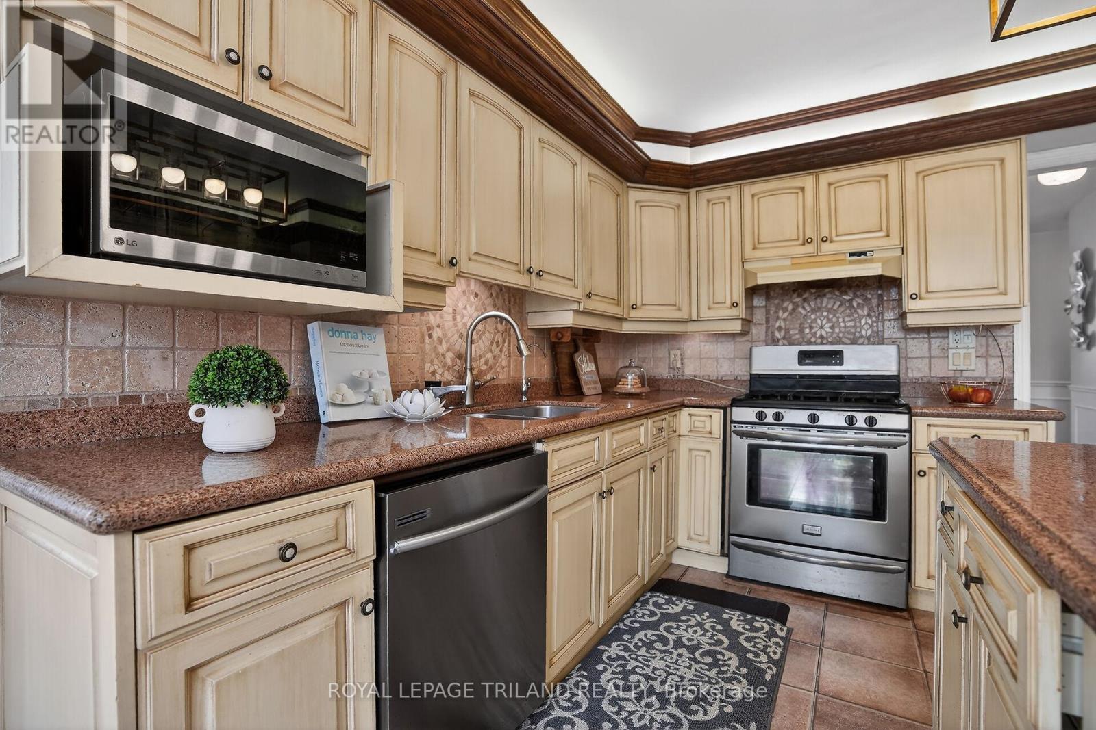 71 Chalfont Road, London North, Ontario  N6H 4Y5 - Photo 14 - X12776052