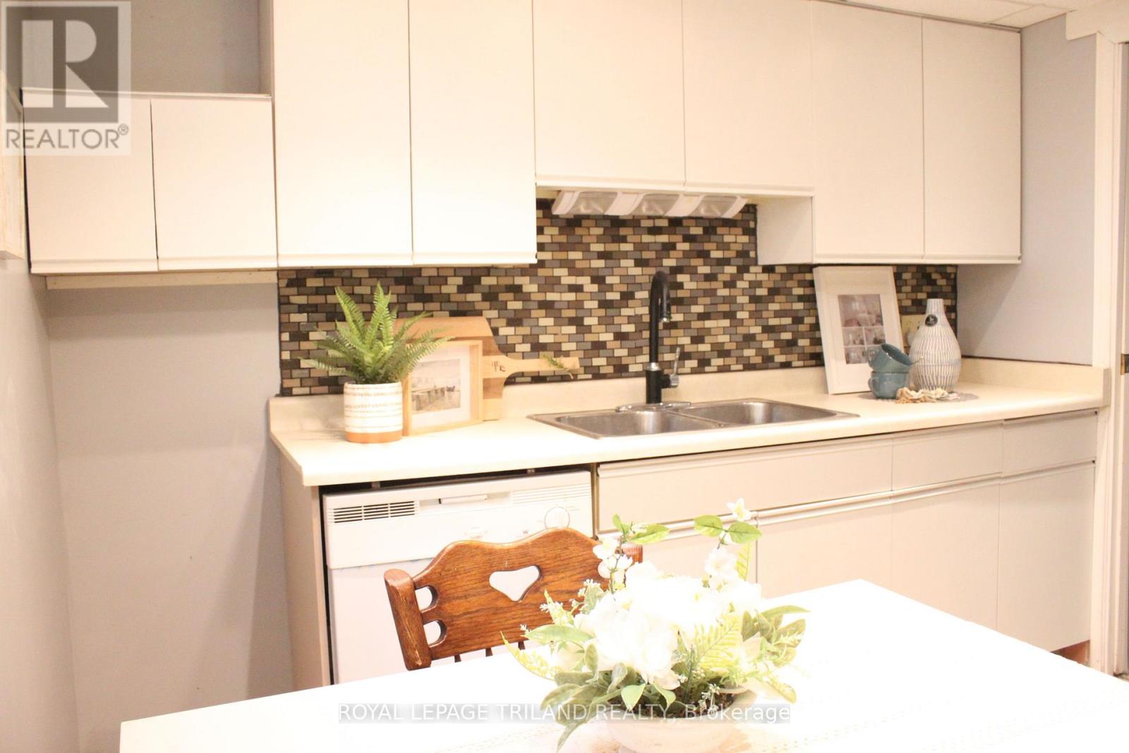 71 Chalfont Road, London North, Ontario  N6H 4Y5 - Photo 38 - X12776052