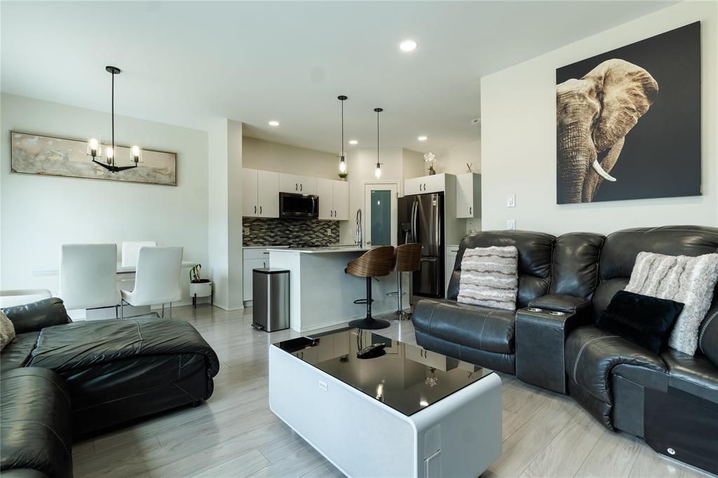 6 Ken Wong Bay, Winnipeg, Manitoba  R3Y 1Z7 - Photo 3 - 202606630