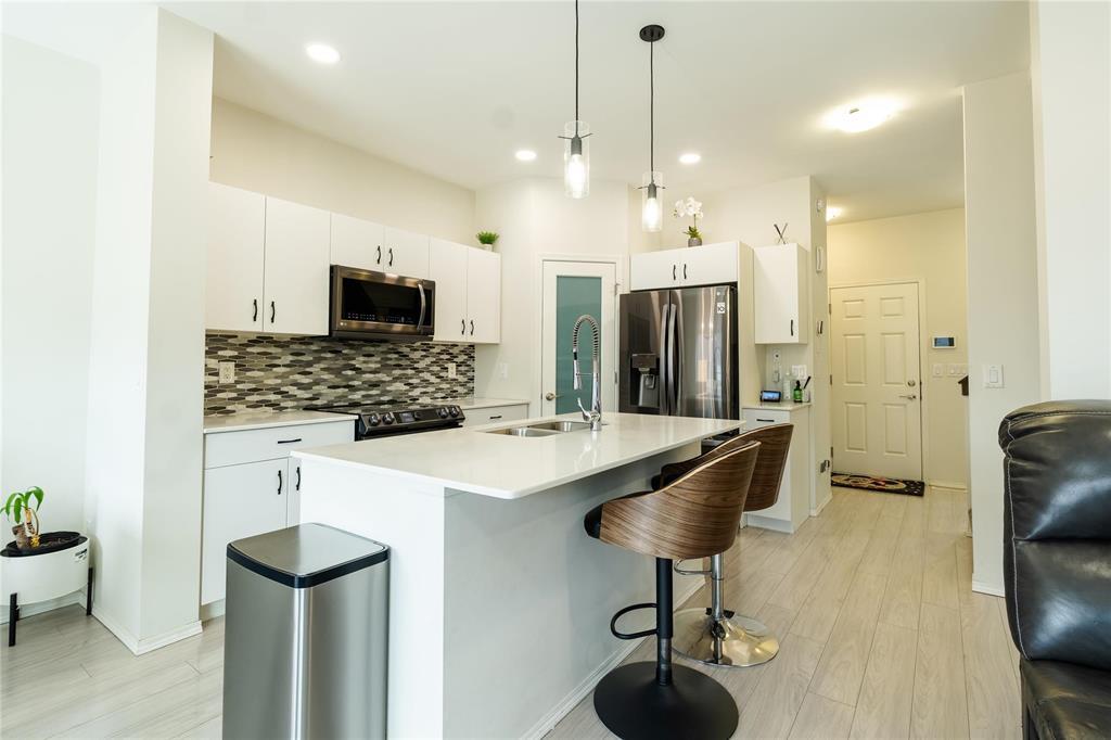 6 Ken Wong Bay, Winnipeg, Manitoba  R3Y 1Z7 - Photo 4 - 202606630