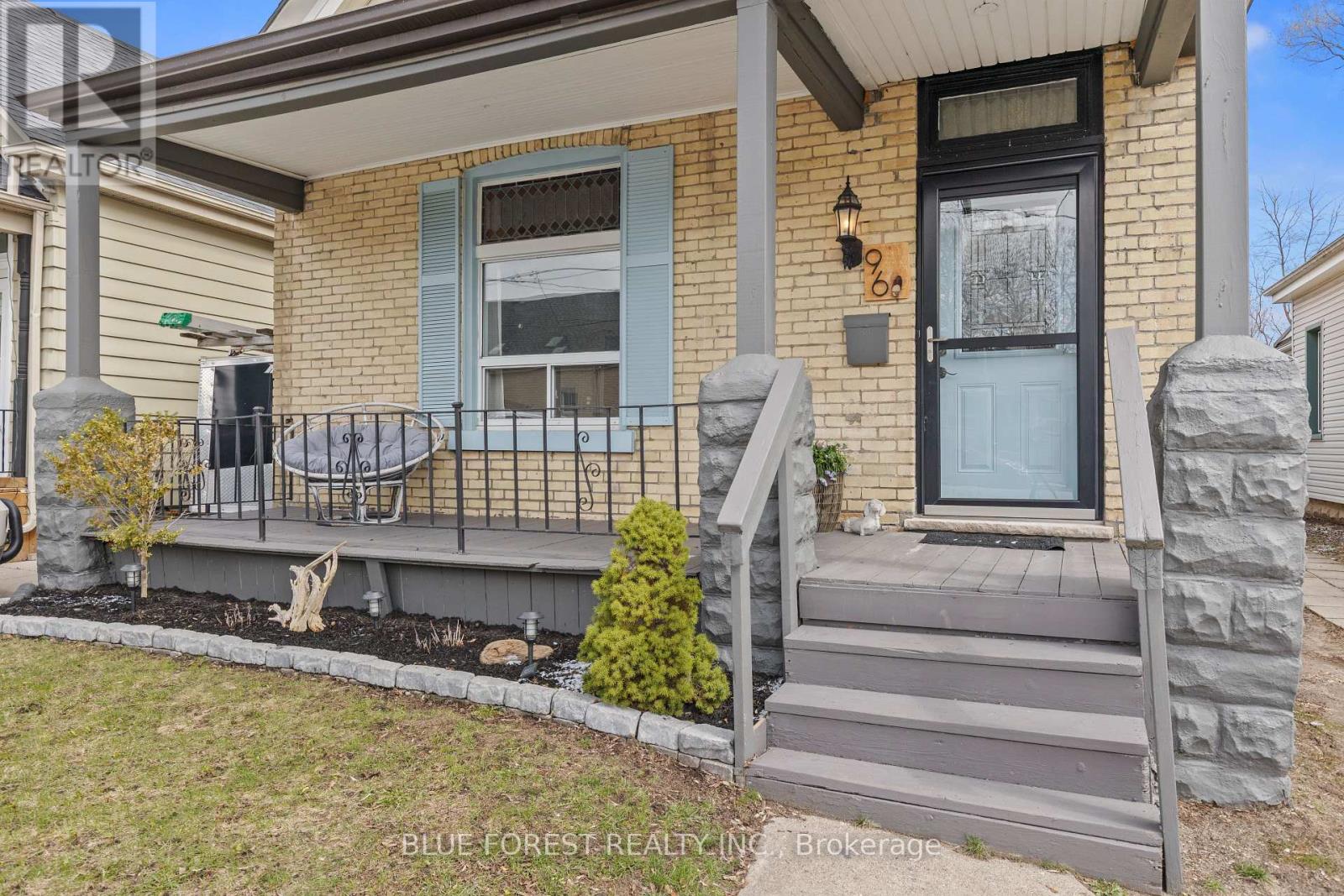 96 Dreaney Avenue, London East, Ontario  N5Z 1W6 - Photo 2 - X12974292