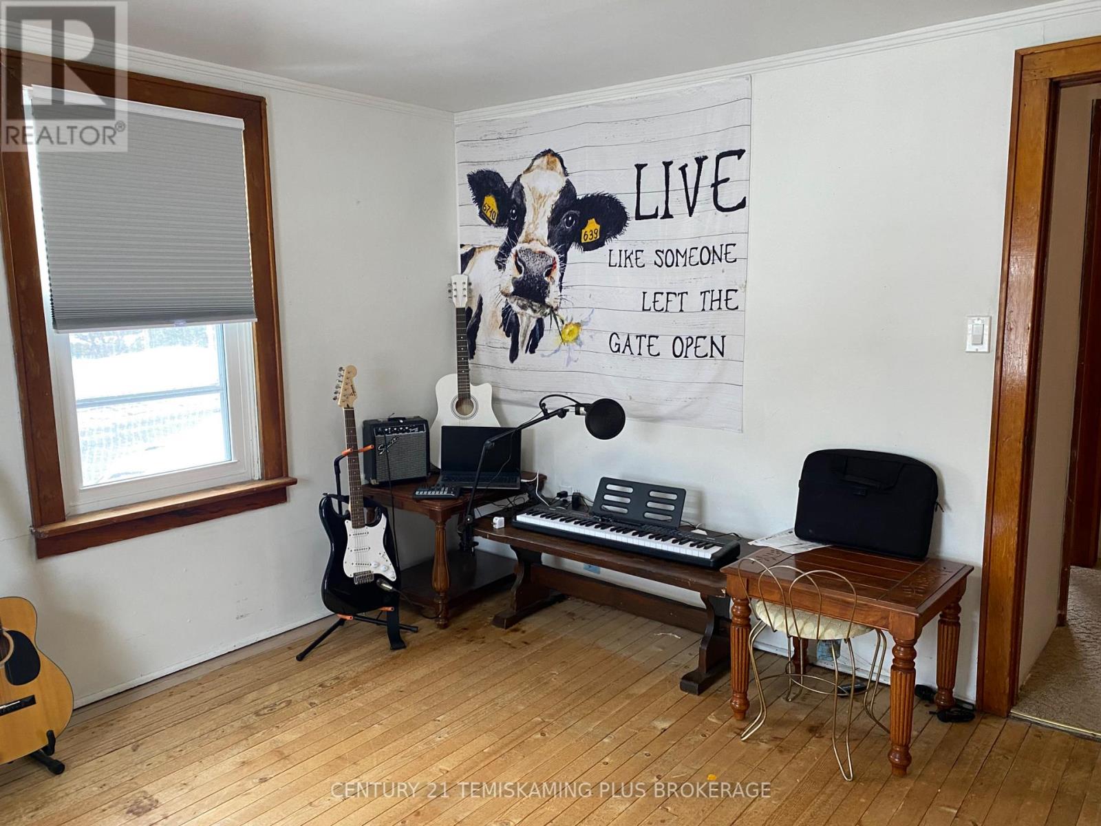 6739 Hwy 11 N Highway, Temagami, Ontario  P0H 2H0 - Photo 23 - X12974296