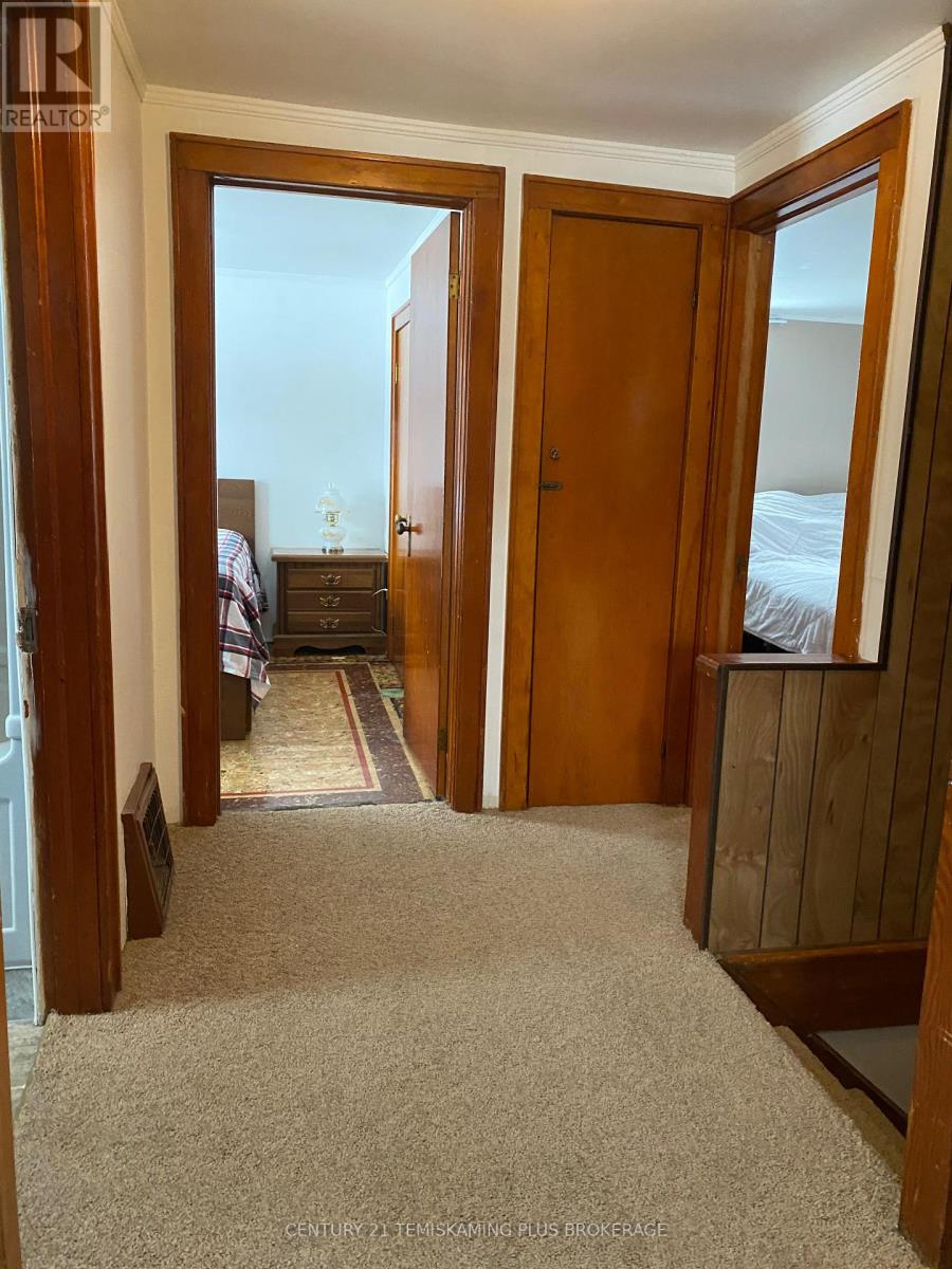 6739 Hwy 11 N Highway, Temagami, Ontario  P0H 2H0 - Photo 28 - X12974296