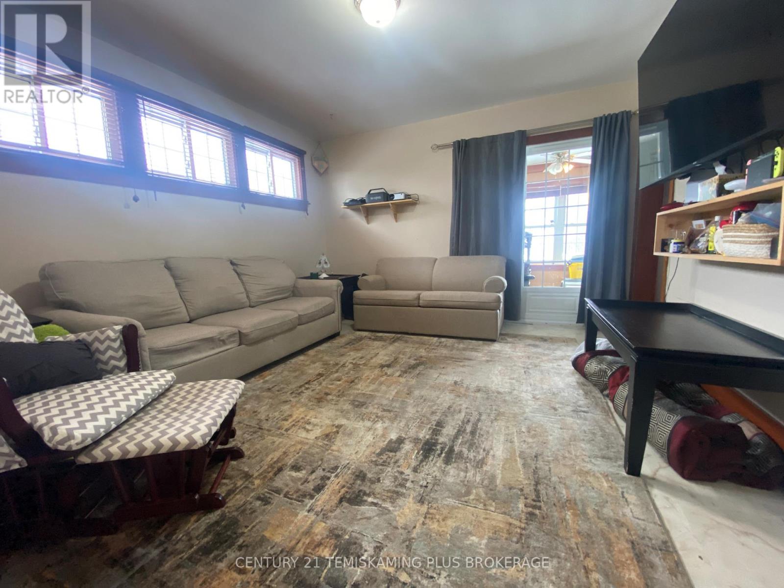 6739 Hwy 11 N Highway, Temagami, Ontario  P0H 2H0 - Photo 4 - X12974296