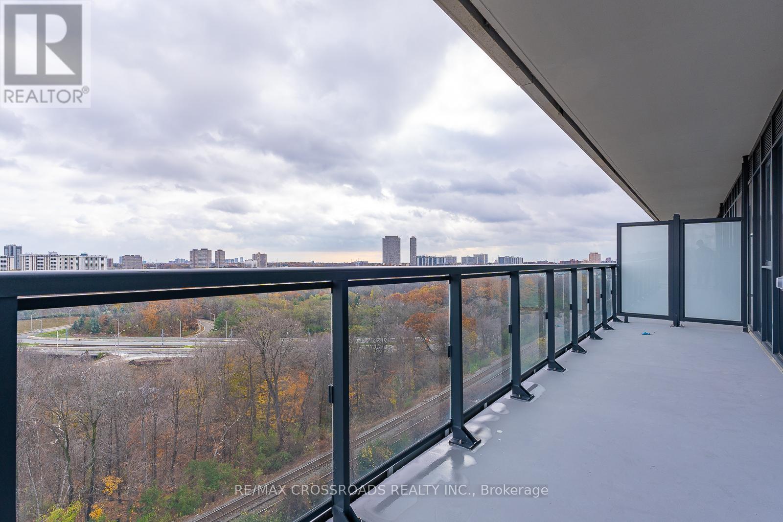 1004 - 30 Inn On The Park Drive, Toronto, Ontario  M3C 0P7 - Photo 12 - C12974234