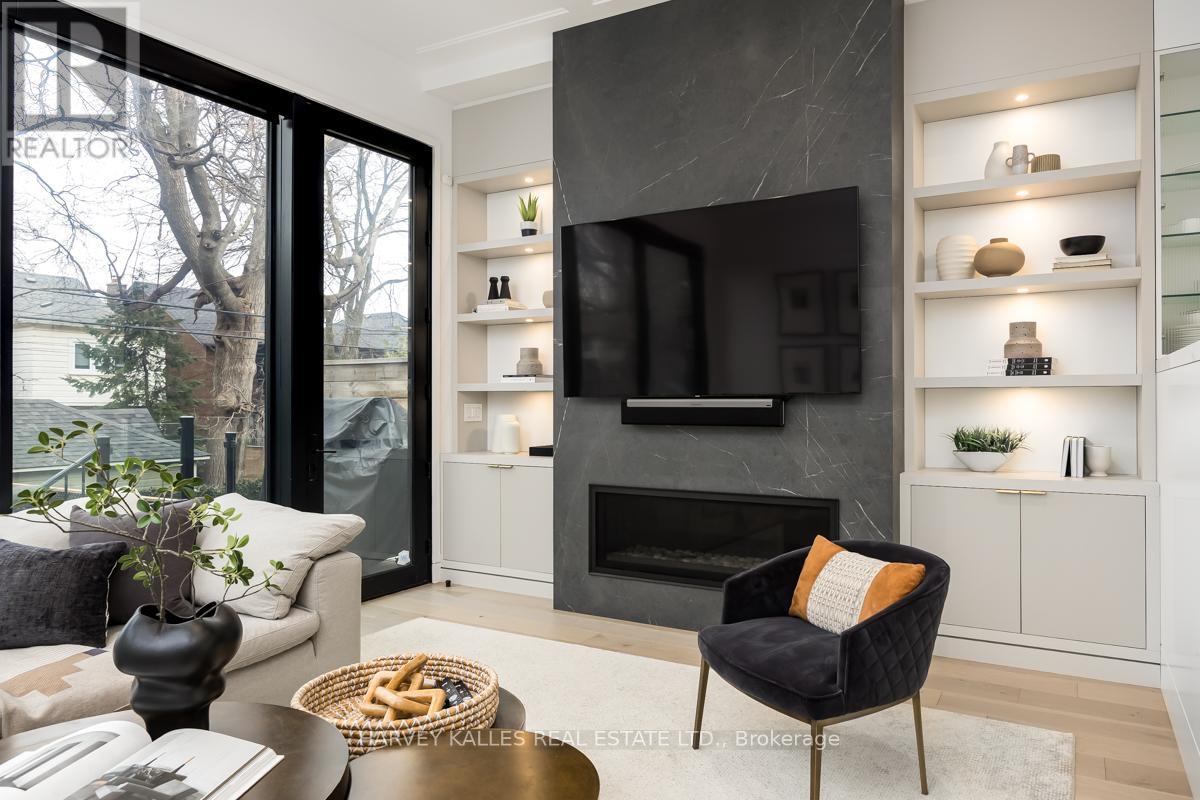 53 Castlewood Road, Toronto, Ontario  M5N 2L1 - Photo 11 - C12974248