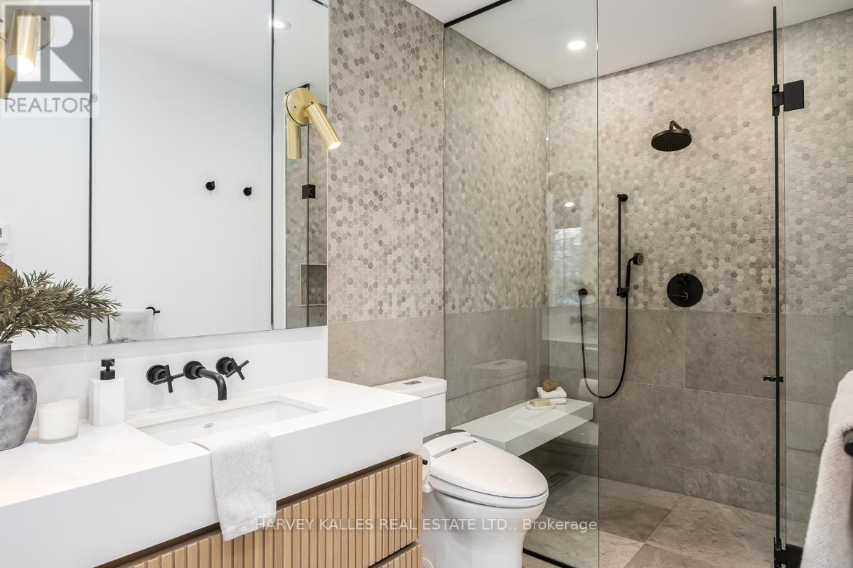 53 Castlewood Road, Toronto, Ontario  M5N 2L1 - Photo 15 - C12974248