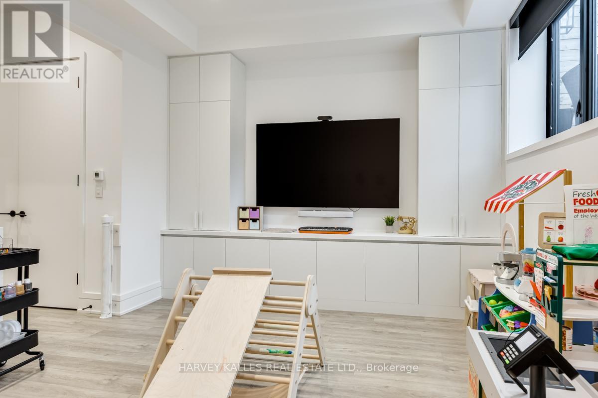 53 Castlewood Road, Toronto, Ontario  M5N 2L1 - Photo 24 - C12974248