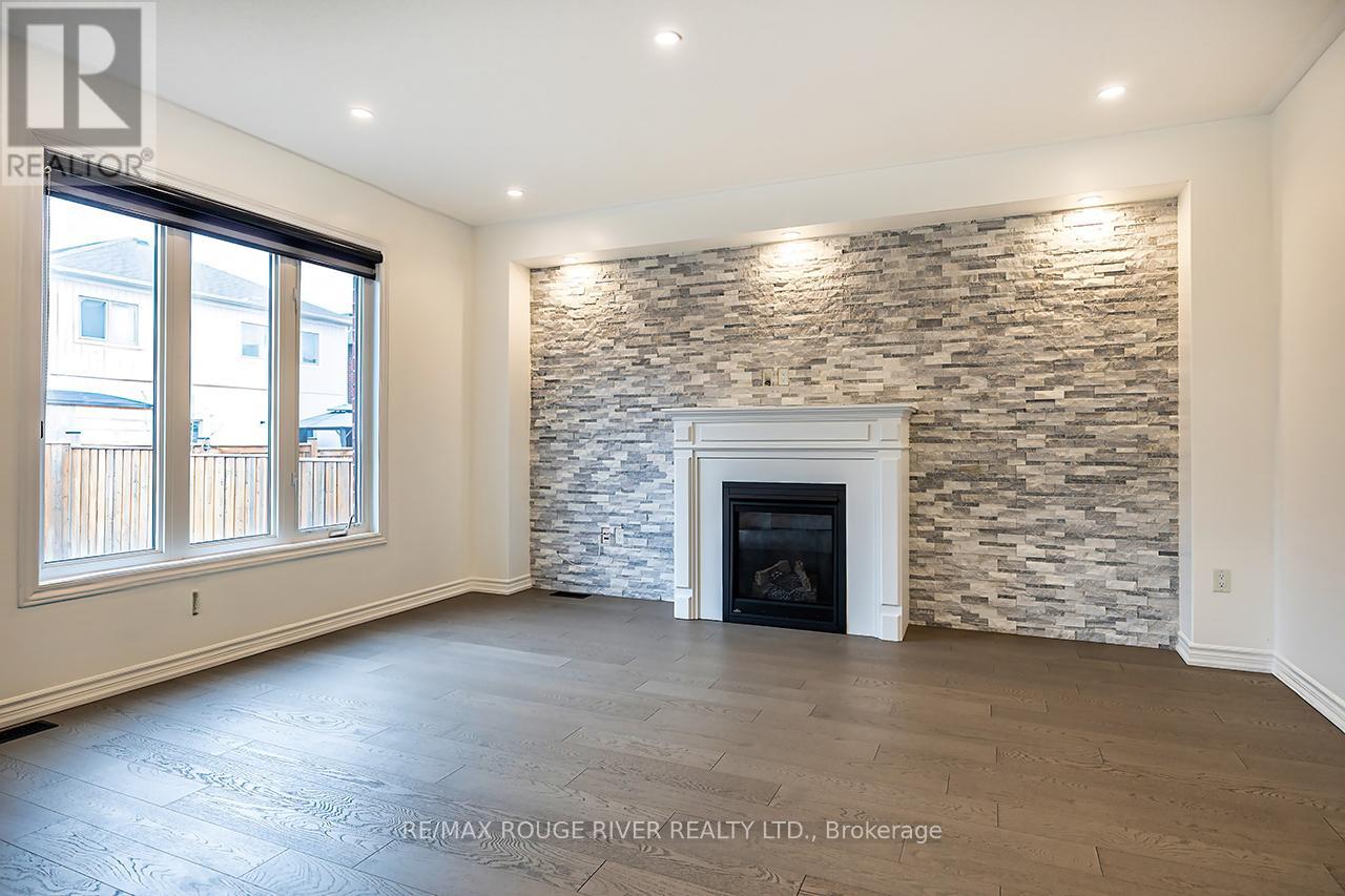 10 Moses Crescent, Clarington, Ontario  L1C 0T7 - Photo 6 - E12954146